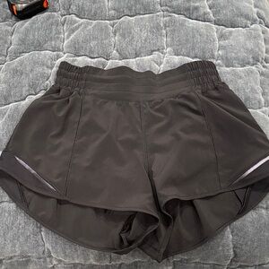 Lululemon Hotty Hots 2.5 inches